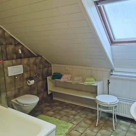 아파트 Komfort-ferienwohnung-burck-97-qm-3-schlafzimmer-2-wc *